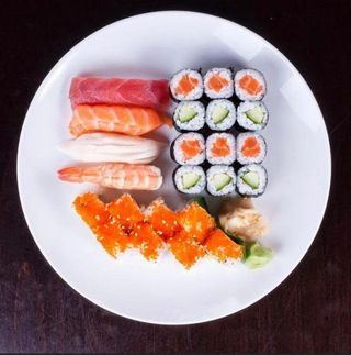 47.Família especial sushi 24 peças