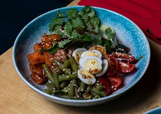 Боул с лососем 