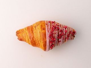 Круасан із трояндою (95g)