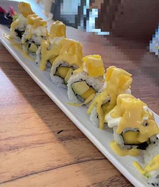 Urakamaki Tropical Roll