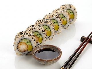 Uramaki z Krewetkami w Tempurze 5 szt (190g)