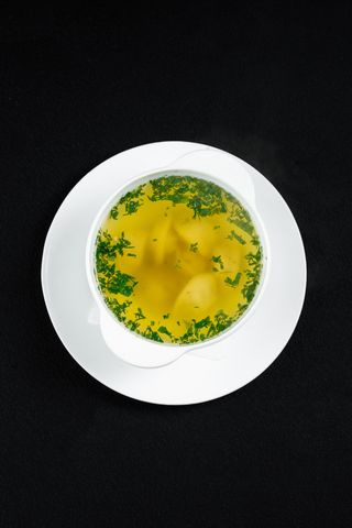 Курячий бульйон з пельменями (300г)