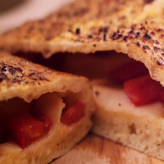 Bruschetta sa goveđim kulenom