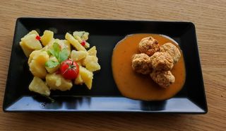 Chiftele de păstrăv eco coapte la cuptor cu sos marinat