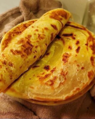 Soft layered carrot chapatis