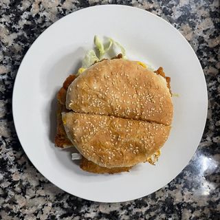 Hamburguesa De Pollo Empanado