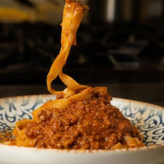 Pappardelle alla bolognese