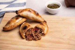 Empanada Argentina De Carne Picante