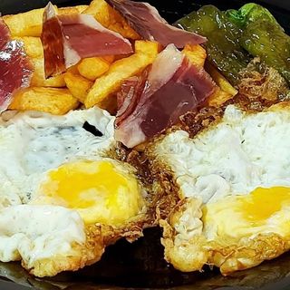 Jamon Sudao con Huevos y Patatas 