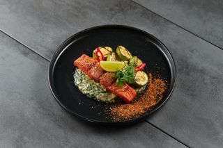 Стейк з лосося з цукіні гриль (350г)