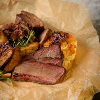 Black Angus Bbq Beef Plate