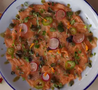Carpaccio de salmón