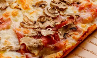 Crostino Cotto e Funghi