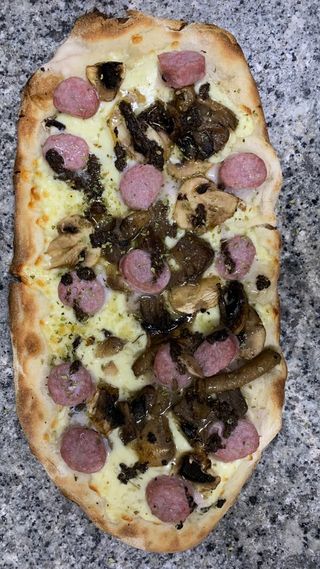 Pizza Butifarra y setas 