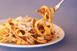 Фетучині Аматричана з копченою грудкою і сиром Пармезан (330г)