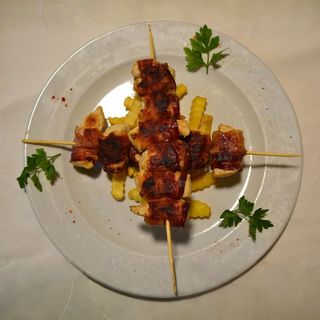 Pileći ražnjići rolovani pančetom 400g