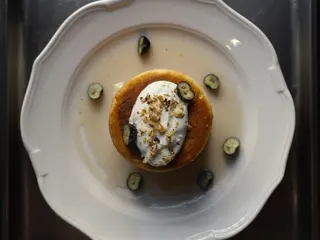 Оладки з банановим кремом та кленовим сиропом (350g)