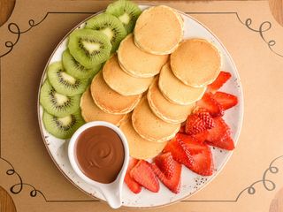 Американски палачинки Мини шоколад, ягоди и киви (280г)