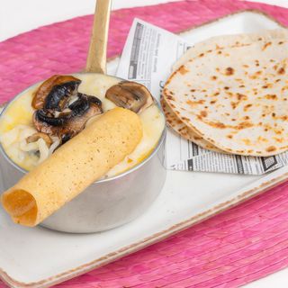 Cazuela De Queso Y Champiñones