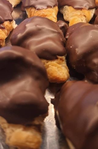 Mini Croissant Bañado E Inyectado De Chocolate 1 Ud.