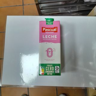 Leche desnatada Pascual brick 1 litro.