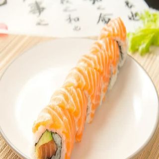 Dragon Roll Salmón (8 Pzs.)