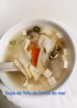 02.Sopa de Tofu de Frutos do Mar（海鲜豆腐汤）