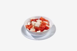 Salată de roșii și ceapă telemea