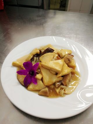 162 Toufu  con funghi e bambù 双冬豆腐