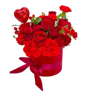 Flori rosii in cutie rosie si inimioara