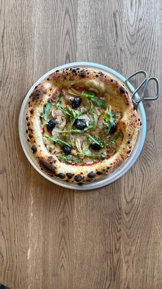 Піца Капричоза (450г)