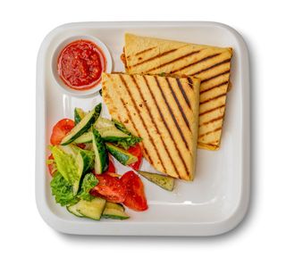 Кесадилья с курицей (300 гр.)