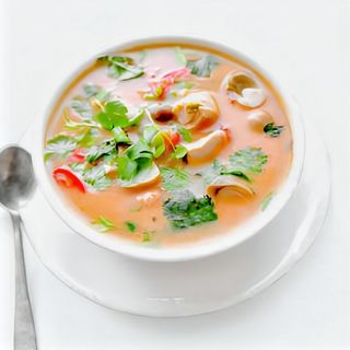 Zupa Tom-yum z kurczakiem (200ml)