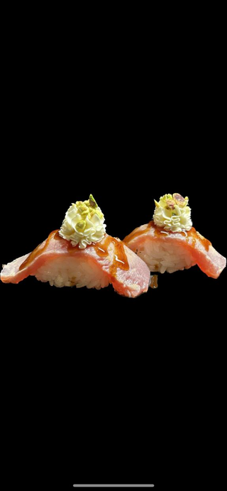 S02.Maguro flambeado pistacho 2u