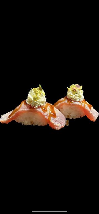 S02.Maguro flambeado pistacho 2u