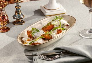 შემწვარი სულგუნი ნადუღით და მწვანე აჯიკით