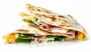 Piadina con prosciutto crudo, rucola e grana