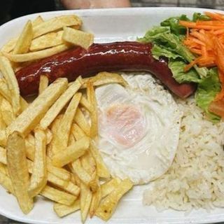 Salsichão com Bacon e Ovo