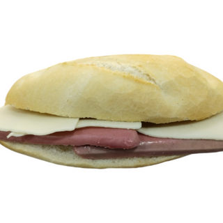 Bocadillo De Salchicha Y Queso