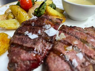 Puntas de solomillo Ibérico con salsa Pataleta 