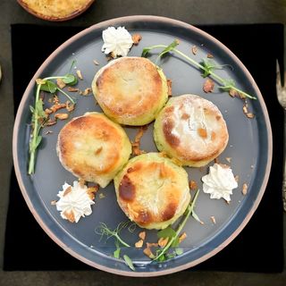 Запечені сирники з бринзою