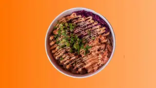 .KUBEŁEK CHINGU ze smażonym tofu w słodkim sosie sojowym