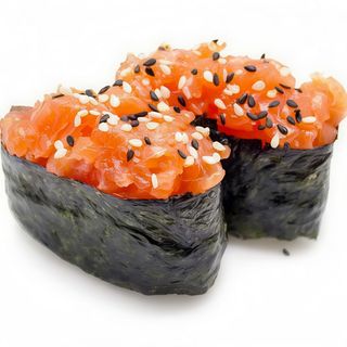 124. Gunkan De Tartar De Salmón Picado (2 Pzs.)