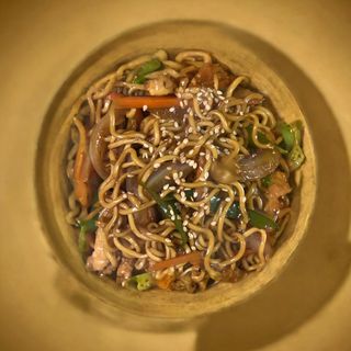 32a. Yakisoba Con Pollo