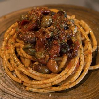 Bucatini alla Puttanesca