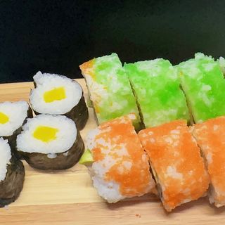 128. Shushi bandeja