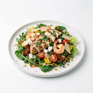 Ensalada De Pollo Y Langostinos