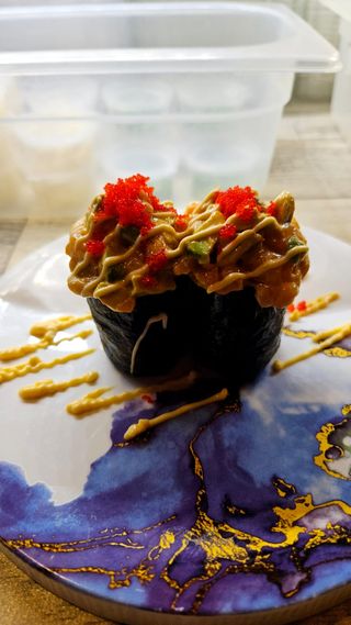 204  Gunka tartare di salmone 2 pezzi