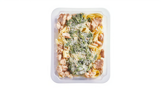 Makaron pappardelle z łososiem i szpinakiem