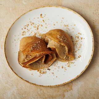 Palačinka sa orasima i šećerom